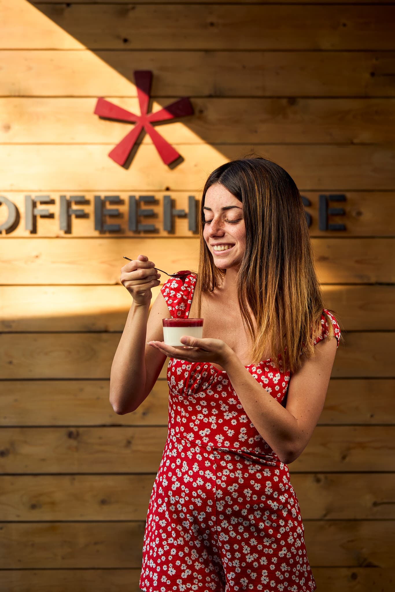 Coffeehouse TasteHabitat – Snacking Campaign